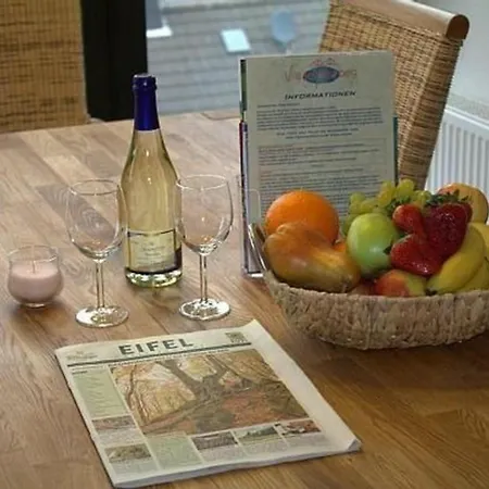 Seeblick In Schalkenmehren